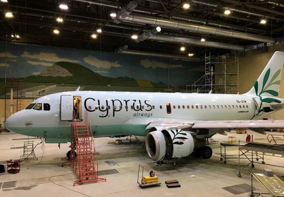 Άσπρο-πράσινα με κλαδιά ελιάς τα «νέα» αεροπλάνα των Κυπριακών Αερογραμμών