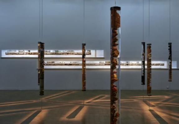 «Unconformities», η πρώτη έκθεση σύγχρονης τέχνης στο Μουσείο Ακρόπολης