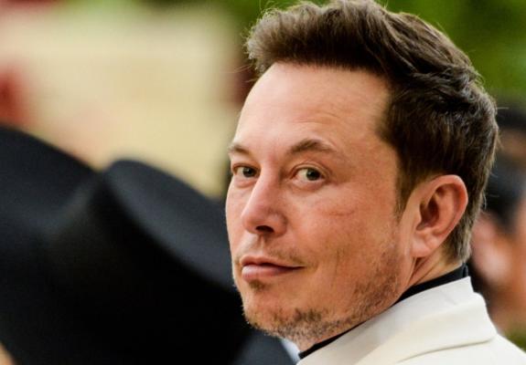 Ο Elon Musk θέλει να βάλει την υπογραφή του και στο CERN