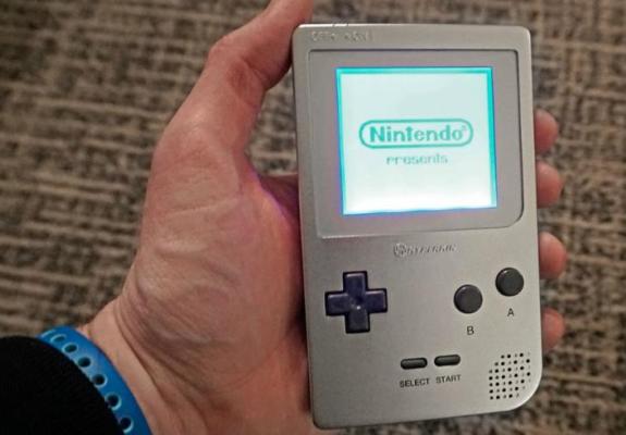 Ξανακυκλοφορεί το Game Boy