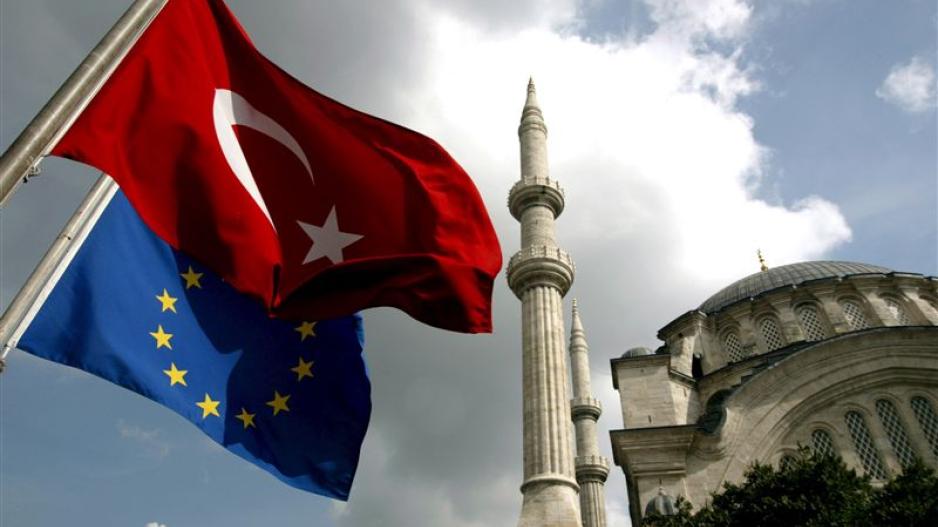 Συνεχίζει να γλυκοκοιτάζει την Ευρώπη η Τουρκία