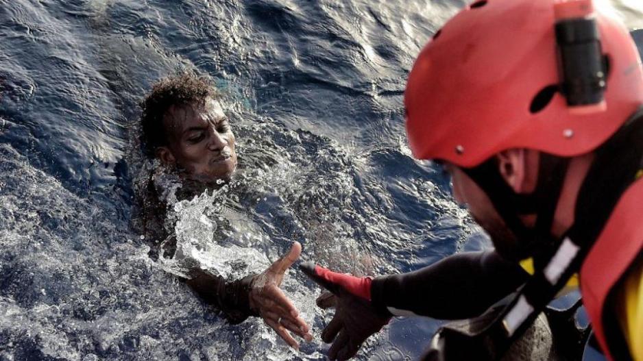 Η Ιταλία απαγόρευσε επίσημα και για πρώτη φορά την είσοδο σε πλοίο με πρόσφυγες