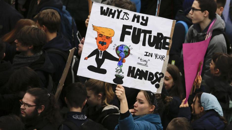 Για ακόμα μια Παρασκευή, μαθητές στο Βερολίνο διαδήλωσαν για τον πλανήτη