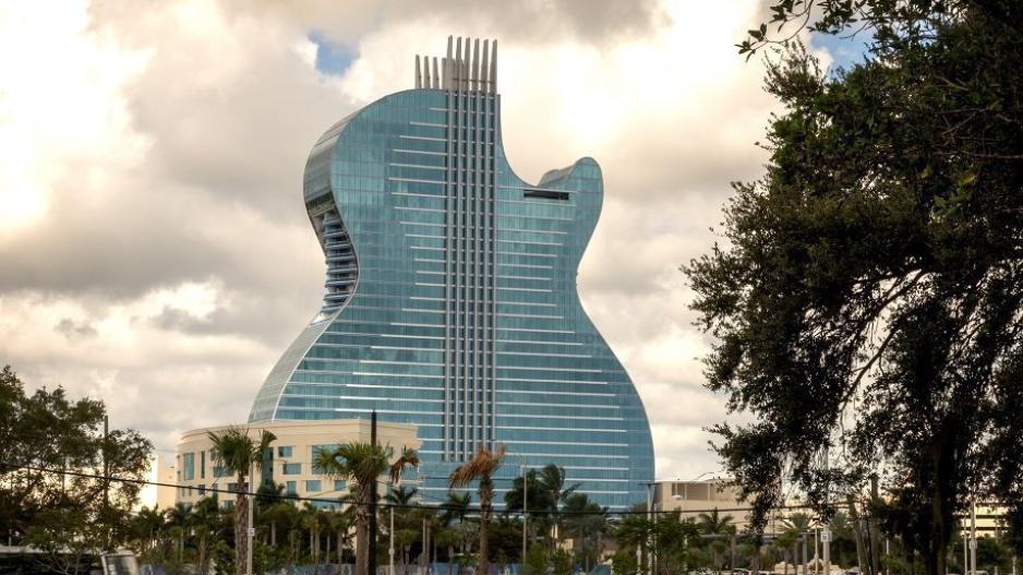 Tο Hard Rock Guitar Hotel άνοιξε επίσημα τις πύλες του