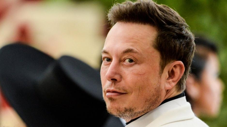 Ο Elon Musk θέλει να βάλει την υπογραφή του και στο CERN