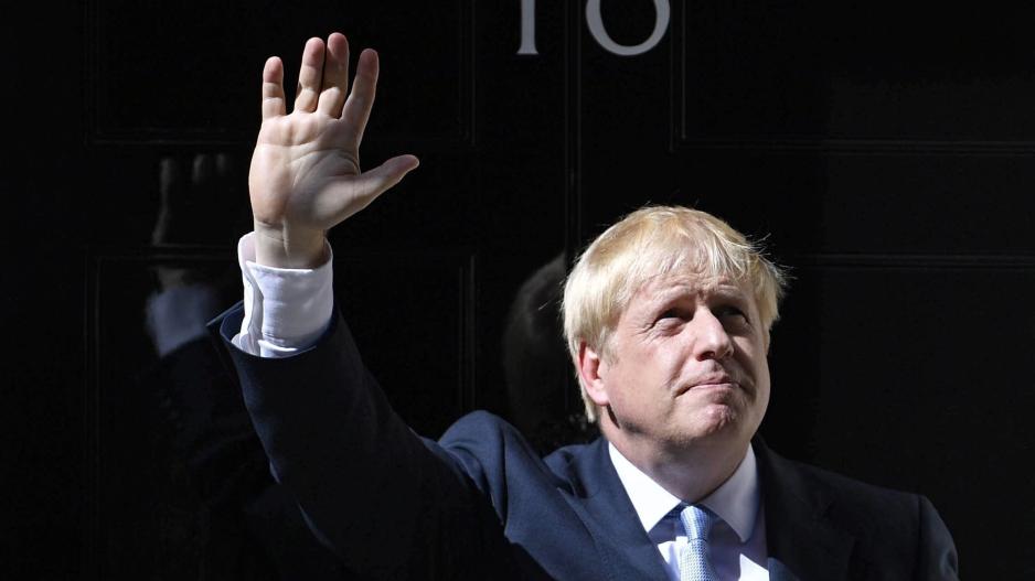 O Boris Johnson, το νέο υπουργικό, οι αντιδράσεις και ο Larry