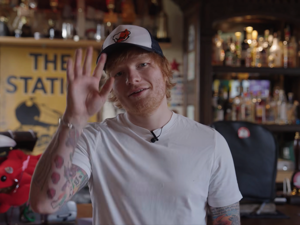 Ed Sheeran: Απευθύνει εγκάρδιο μήνυμα σε βίντεο για τις επερχόμενες συναυλίες του στην Κύπρο