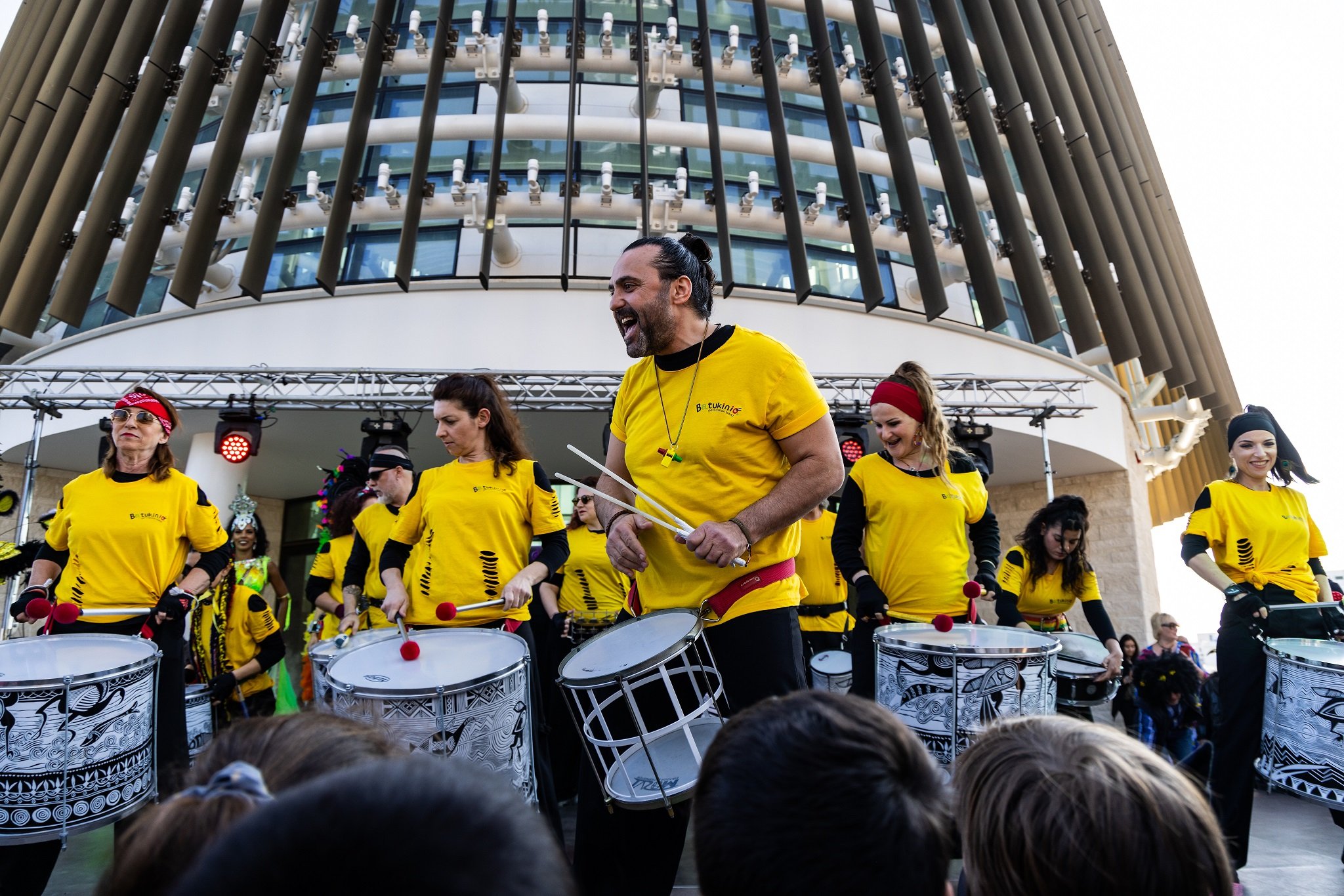 Σάμπα, zumba και πολλές εκπλήξεις: Καρναβάλι ξανά στη Μαρίνα Αγίας Νάπας