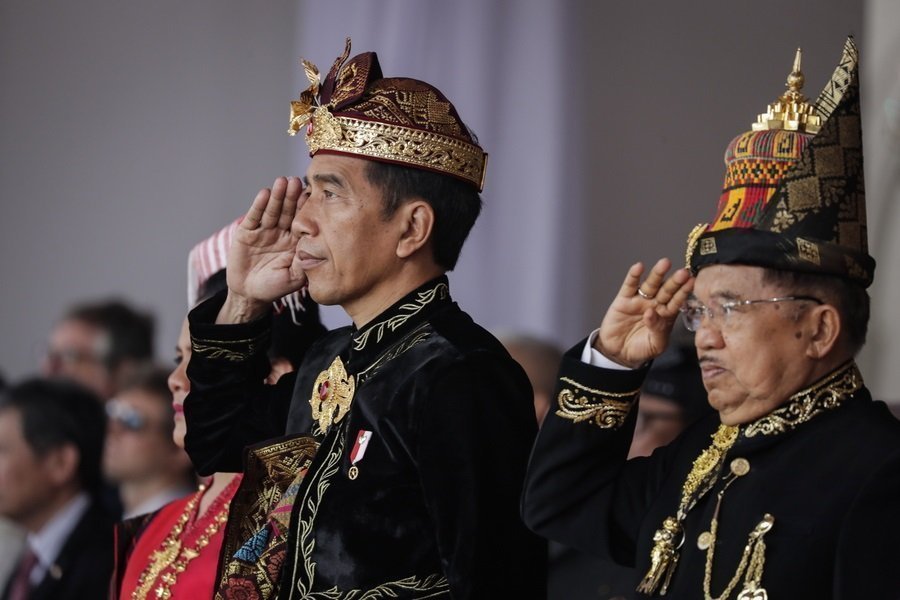 Ο ινδονήσιος πρόεδρος Τζόκο Βιντότο ανακοίνωσε στον λαό ότι η πρωτεύουσα της Ινδονησίας θα είναι μια πόλη «του κουτιού», στη Βόρνεο, επειδή η Τζακάρτα στην Ιάβα βυθίζεται στη θάλασσα 