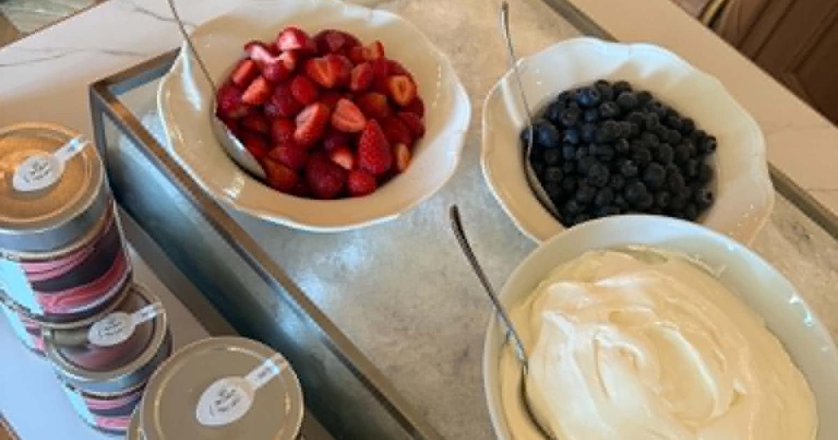 &Mu;&iota;&alpha; &pi;&rho;&omega;&iota;&nu;ή &alpha;&pi;ό&delta;&rho;&alpha;&sigma;&eta; &gamma;&epsilon;ύ&sigma;&eta;&sigmaf; &sigma;&tau;&omicron; Vetrina: &Epsilon;&kappa;&epsilon;ί &pi;&omicron;&upsilon; &tau;&omicron; Brunch &gamma;ί&nu;&epsilon;&tau;&alpha;&iota; &epsilon;&mu;&pi;&epsilon;&iota;&rho;ί&alpha;
