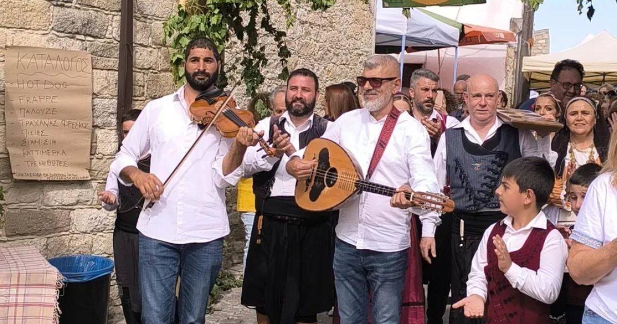 &Alpha;&nu;&alpha;-&beta;&iota;ώ&mu;&alpha;&tau;&alpha; &Delta;&omicron;&rho;ά&sigmaf;:&Tau;&omicron; &alpha;&upsilon;&theta;&epsilon;&nu;&tau;&iota;&kappa;ό &kappa;&upsilon;&pi;&rho;&iota;&alpha;&kappa;ό &phi;&epsilon;&sigma;&tau;&iota;&beta;ά&lambda; &epsilon;&pi;&iota;&sigma;&tau;&rho;έ&phi;&epsilon;&iota; &delta;&upsilon;&nu;&alpha;&mu;&iota;&kappa;ά