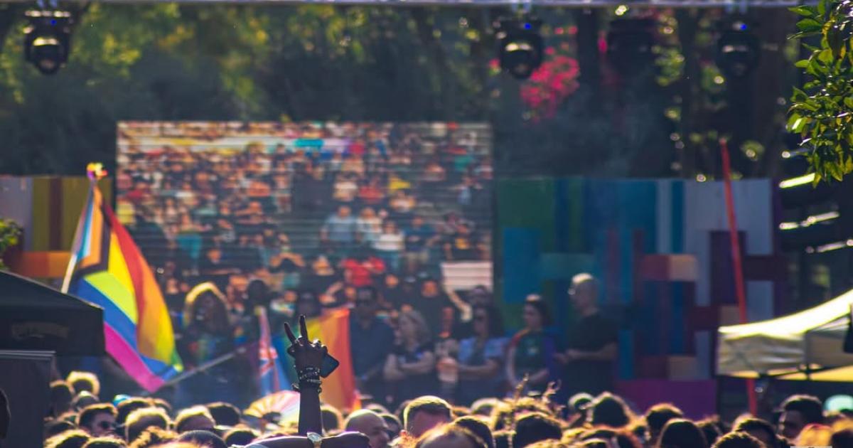Cyprus Pride 2026: &Kappa;&upsilon;&pi;&rho;&iota;&alpha;&kappa;ά &tau;&alpha;&lambda;έ&nu;&tau;&alpha; &kappa;&alpha;&iota; &delta;&upsilon;&nu;&alpha;&tau;έ&sigmaf; &mu;&omicron;&upsilon;&sigma;&iota;&kappa;έ&sigmaf; &pi;&alpha;&rho;&omicron;&upsilon;&sigma;ί&epsilon;&sigmaf; &sigma;&tau;&omicron; &Delta;&eta;&mu;&omicron;&tau;&iota;&kappa;ό &Kappa;ή&pi;&omicron; &Lambda;&epsilon;&upsilon;&kappa;&omega;&sigma;ί&alpha;&sigmaf;