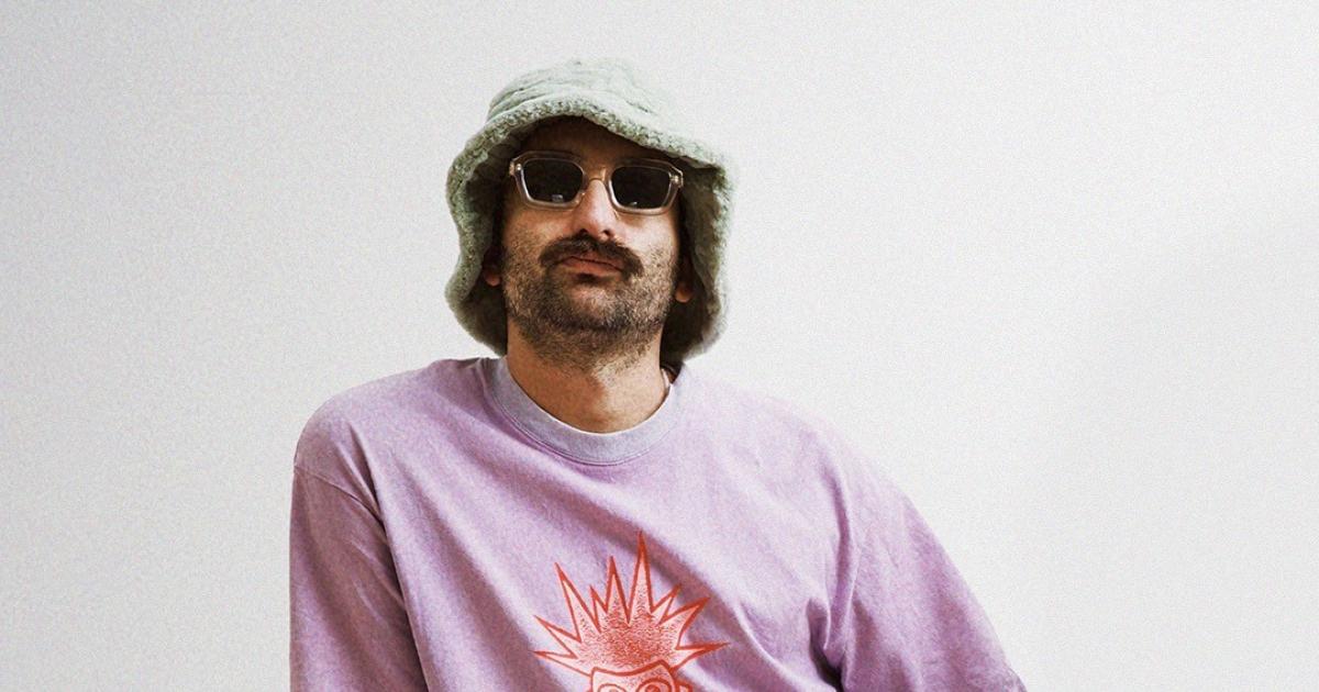 &Omicron; Atsou &epsilon;&pi;&iota;&sigma;&tau;&rho;έ&phi;&epsilon;&iota; &sigma;&tau;&eta;&nu; &Kappa;ύ&pi;&rho;&omicron; &gamma;&iota;&alpha; &tau;&omicron; Disco Buzz Vol.40 &sigma;&tau;&eta; &Lambda;&epsilon;&upsilon;&kappa;&omega;&sigma;ί&alpha;