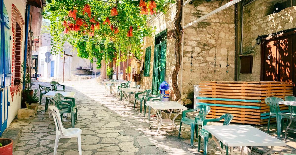 &laquo;&Sigma;&upsilon;&nu;&alpha;&theta;&kappa;&iota;ό&nu;&raquo;: &Mu;&iota;&alpha; &kappa;&alpha;&lambda;&omicron;&kappa;&alpha;&iota;&rho;&iota;&nu;ή &gamma;&iota;&omicron;&rho;&tau;ή &delta;&eta;&mu;&iota;&omicron;&upsilon;&rho;&gamma;ί&alpha;&sigmaf; &kappa;&alpha;&iota; &sigma;&upsilon;&nu;ύ&pi;&alpha;&rho;&xi;&eta;&sigmaf; &sigma;&tau;&omicron; &Kappa;&omicron;&iota;&lambda;ά&nu;&iota;