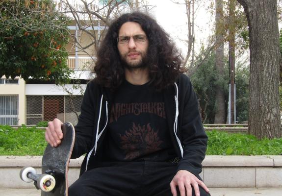 Ο skateboarder Χρίστος θέλει να σου μιλήσει