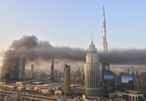 Φωτογραφίες αποκάλυψης από φωτιά στο Ντουμπάι