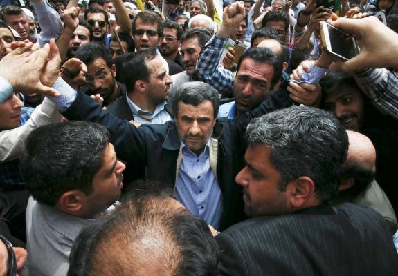 Ο Ahmadinejad επιστρέφει