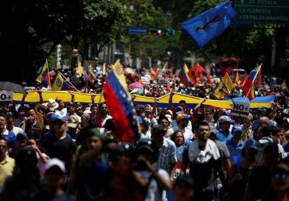 Τρεις νεκροί στη «μητέρα όλων των διαδηλώσεων» στη Βενεζουέλα