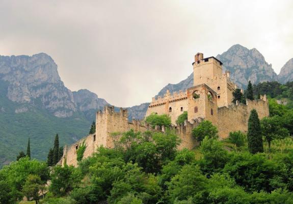 Μπορείς να αποκτήσεις δωρεάν ένα κάστρο στην Ιταλία!