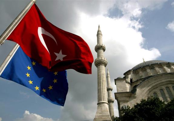 Συνεχίζει να γλυκοκοιτάζει την Ευρώπη η Τουρκία