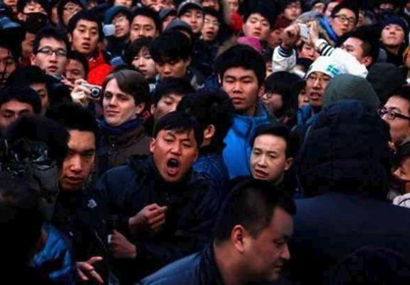 Η καταναλωτική φρενίτιδα της 'Ημέρας των Εργένηδων' ξεπερνά τα κινεζικά σύνορα