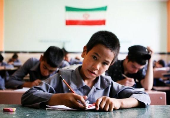 Το Ιράν κατάργησε τα αγγλικά στα δημοτικά σχολεία