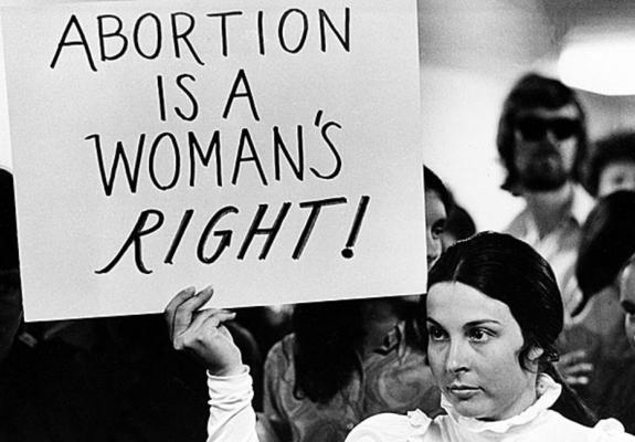 Ναι στην αποποινικοποίηση των εκτρώσεων είπε η Βουλή