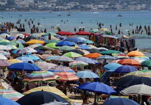 Ο τουρισμός βλάπτει σοβαρά το περιβάλλον