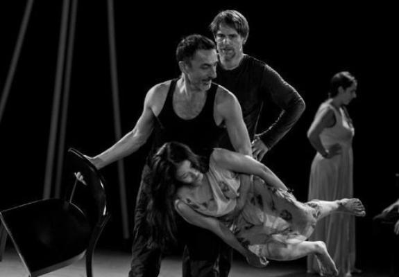 Ο Παπαϊωάννου έγινε ο πρώτος χορογράφος που ανεβάζει έργο που δεν είναι της Πίνα στο θεάτρο της Πίνα