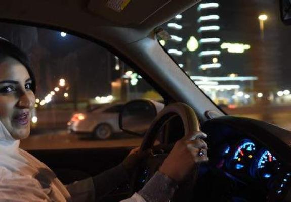 Αυτή είναι η πρώτη γυναίκα οδηγός στη Σαουδική Αραβία