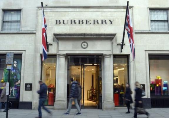 Η Burberry καταστρέφει ρούχαεκατομμυρίων για να μην πουληθούν φτηνά