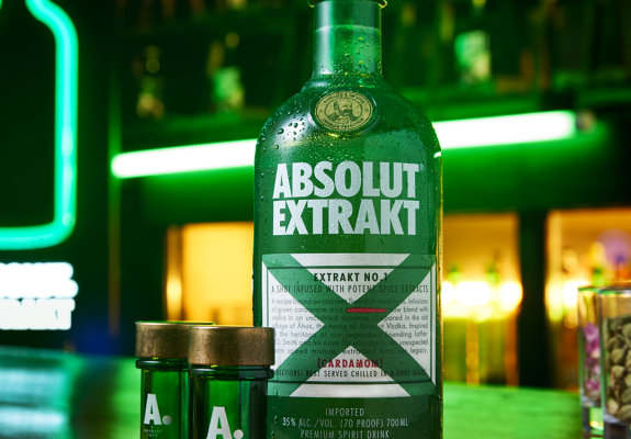 Το Absolut Extrakt μόλις προσγειώθηκε Κύπρο και υπόσχεται να γίνει το νέο μας αγαπημένο σφηνάκι