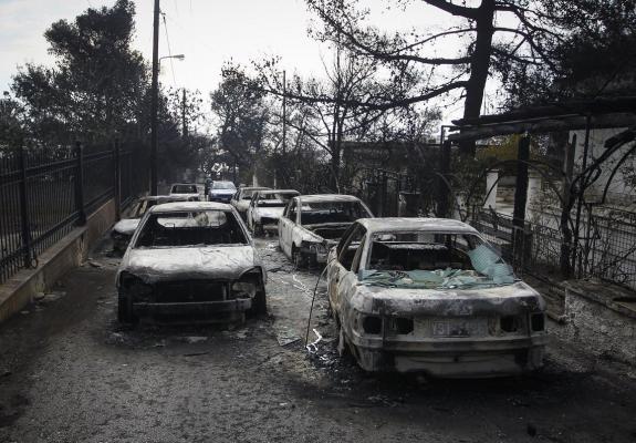Περισσότεροι από εκατό Κύπριοι στην Ελλάδα για τη φωτιά
