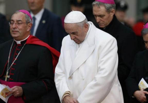 Ο Πάπας Φραγκίσκος προσεύχεται για τα θύματα στην Ελλάδα