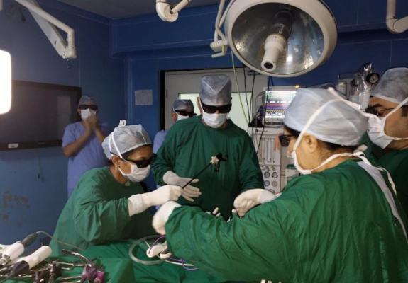 Γιατροί αφαίρεσαν από το στομάχι ανθρώπου 122 μεταλλικά αντικείμενα