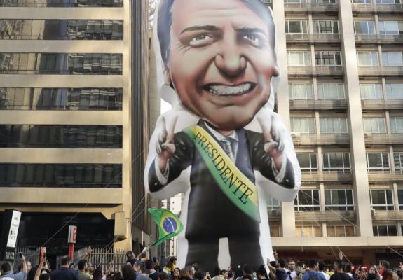 Ο υμνητής της δικτατορίας που έγινε ο νέος πρόεδρος της Βραζιλίας