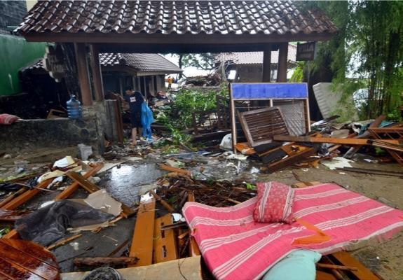 Φονικό τσουνάμι στην Ινδονησία: Στους 280 οι νεκροί