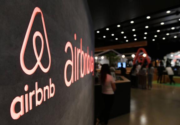 Η πόλη του Παρισιού κατέθεσε μήνυση εναντίον της Airbnb