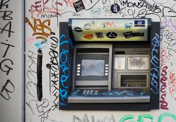 Πάφος: προσπάθησαν να κλέψουν ATM με διπλοκάμπινο