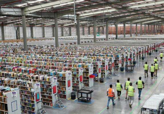 Video game σε βάζει στη θέση υπαλλήλου της Amazon