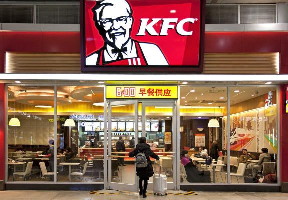 Η KFC αφιερώνει εστιατόριο σε ήρωα της κομμουνιστικής Κίνας