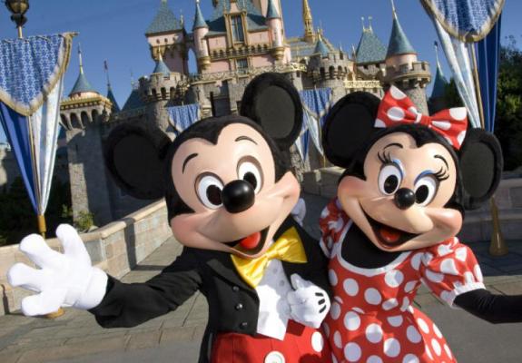 Η εκκένωση της Disneyland στο Παρίσι προκάλεσε πανικό