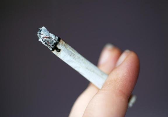 Μελέτη υποστηρίζει ότι τα άφιλτρα τσιγάρα είναι πιο επικίνδυνα