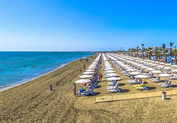 Από πού πήρε την ονομασία της η παραλία Μακένζι στη Λάρνακα;
