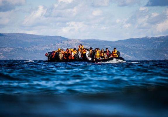 Βάρκα με οκτώ βρέφη και δύο παιδιά στο λιμάνι της Λάρνακας