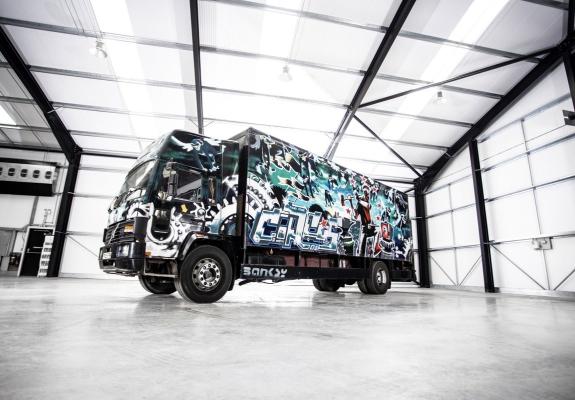 FOR SALE: Το φορτηγό του Banksy