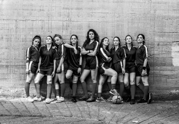 Εννέα κορίτσια. Ένα γήπεδο. Μια ιστορία ενηλικίωσης.