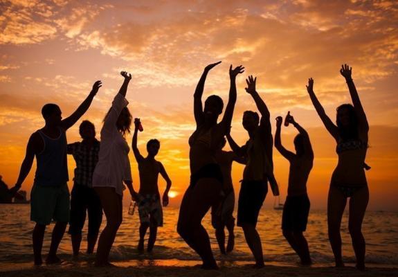 Χρειάζεσαι ειδική άδεια για να διοργανώσεις beach party στην Κύπρο;