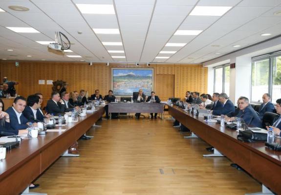 Στη Βουλή οι τελευταίες εξελίξεις στο Συνεργατισμό