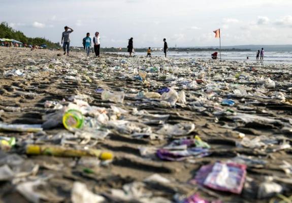 Άμεση ανάγκη η αντιμετώπιση πλαστικών αποβλήτων